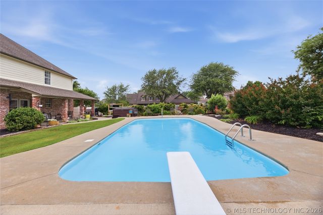 13301 E 94th Place, Owasso, OK 74055