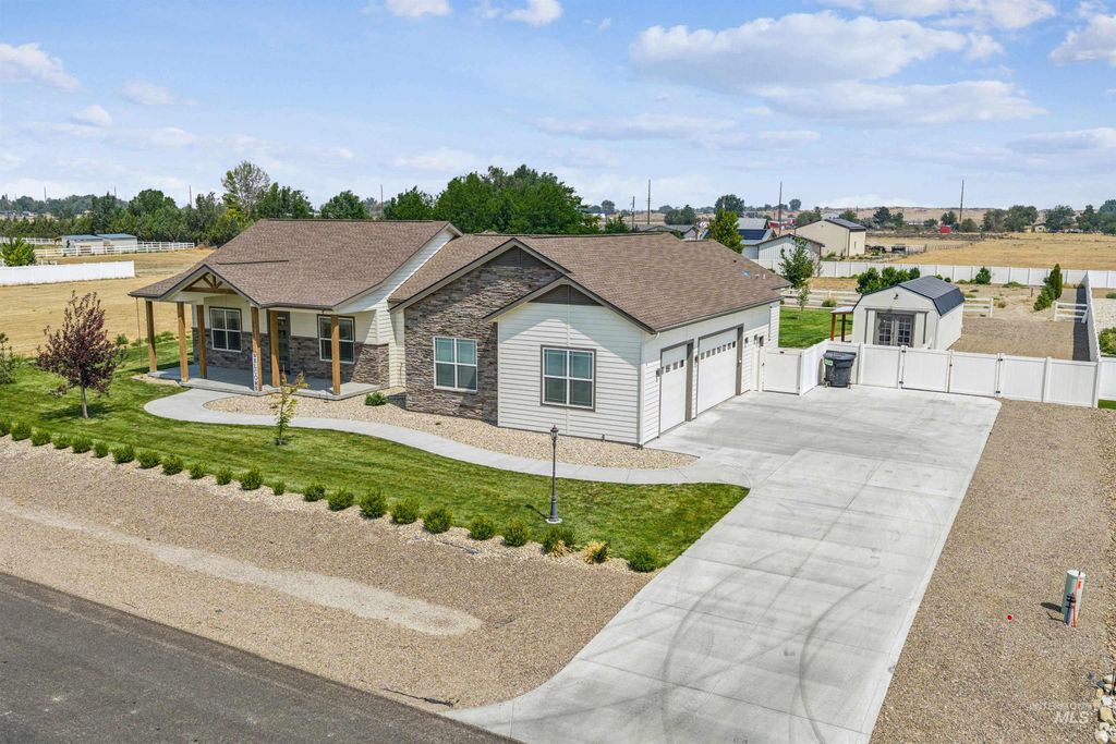 4540 NW Purple Sage Circle, Mountain Home, ID 83647 photo 3
