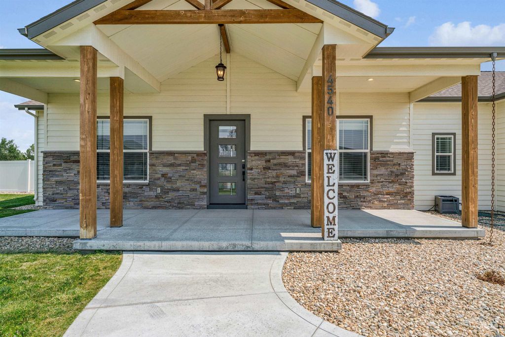 4540 NW Purple Sage Circle, Mountain Home, ID 83647 photo 4