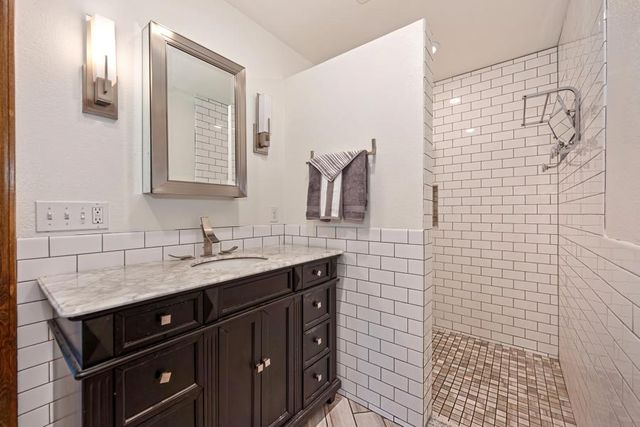 4305 Illinois Ave, Fair Oaks, CA 95628