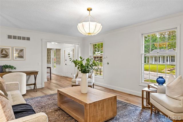 1294 Pinrun Drive, Ballwin, MO 63011