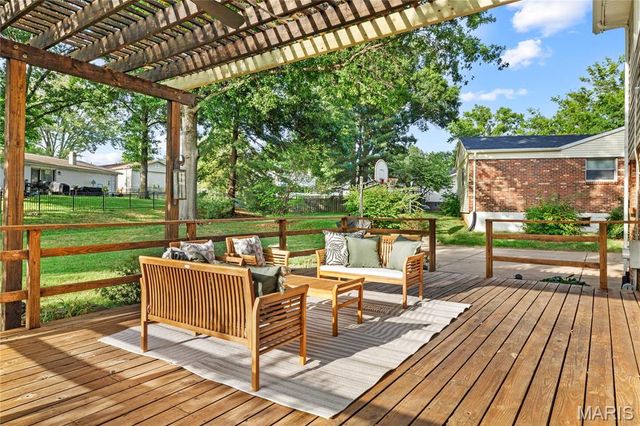 1294 Pinrun Drive, Ballwin, MO 63011