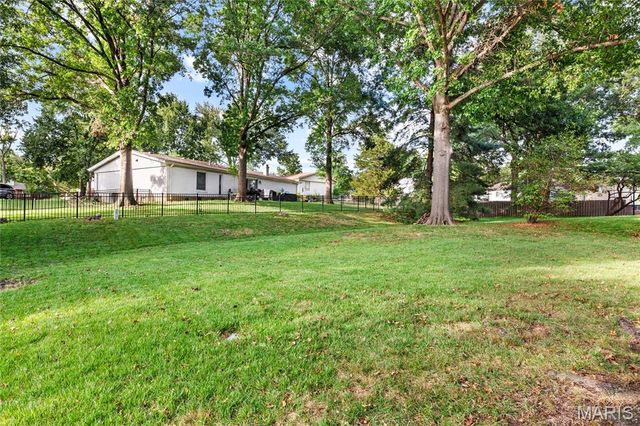 1294 Pinrun Drive, Ballwin, MO 63011