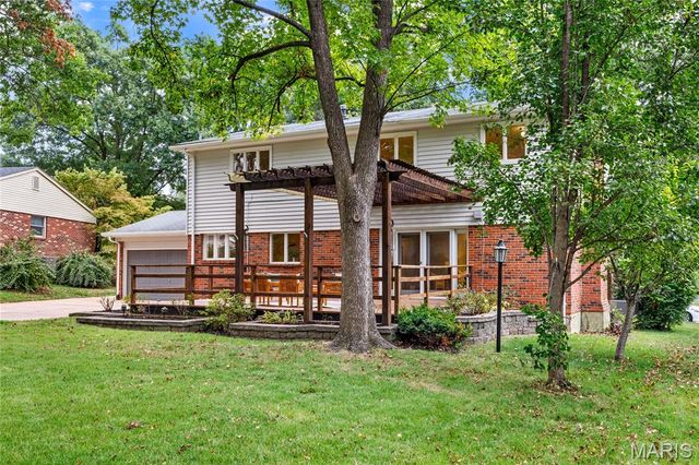 1294 Pinrun Drive, Ballwin, MO 63011