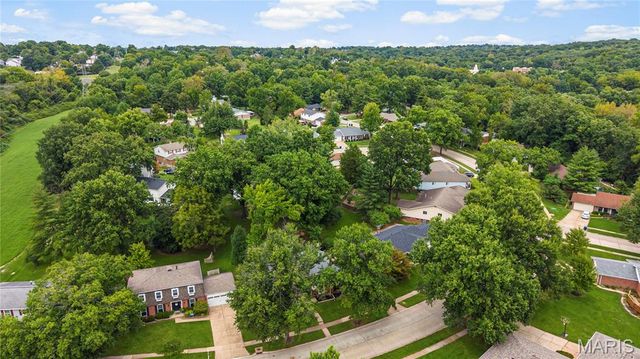 1294 Pinrun Drive, Ballwin, MO 63011