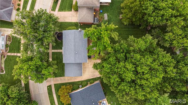 1294 Pinrun Drive, Ballwin, MO 63011