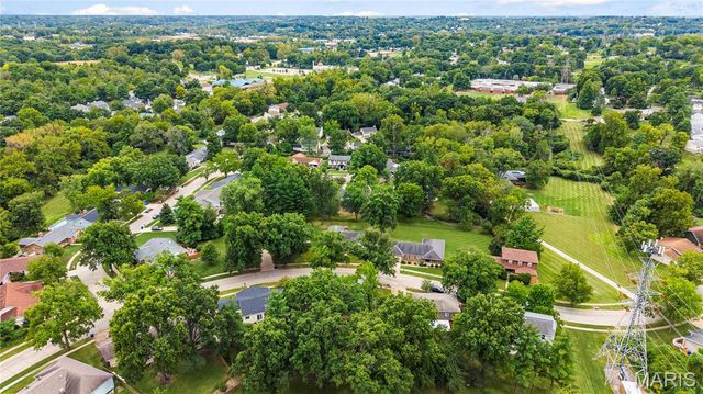 1294 Pinrun Drive, Ballwin, MO 63011