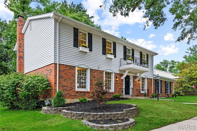 1294 Pinrun Drive, Ballwin, MO 63011
