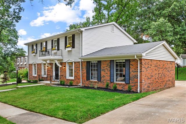 1294 Pinrun Drive, Ballwin, MO 63011