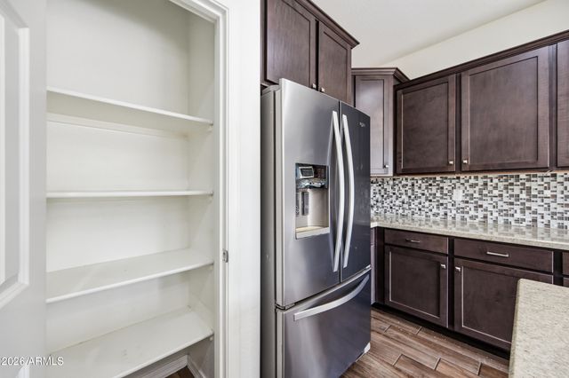 668 N SPARROW Court, Gilbert, AZ 85234