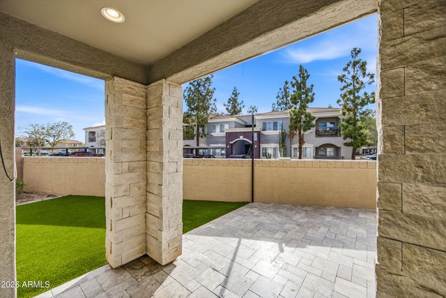 668 N SPARROW Court, Gilbert, AZ 85234