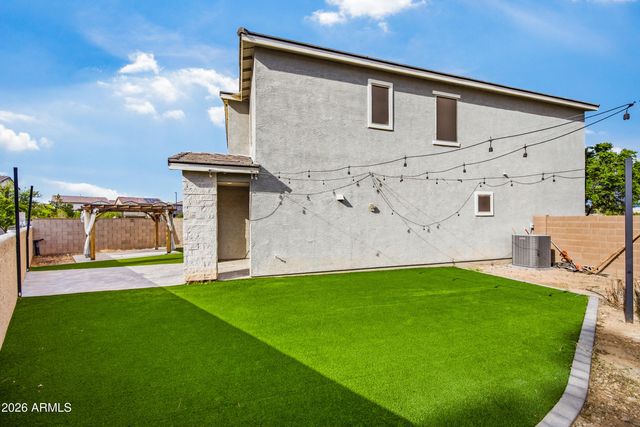 668 N SPARROW Court, Gilbert, AZ 85234