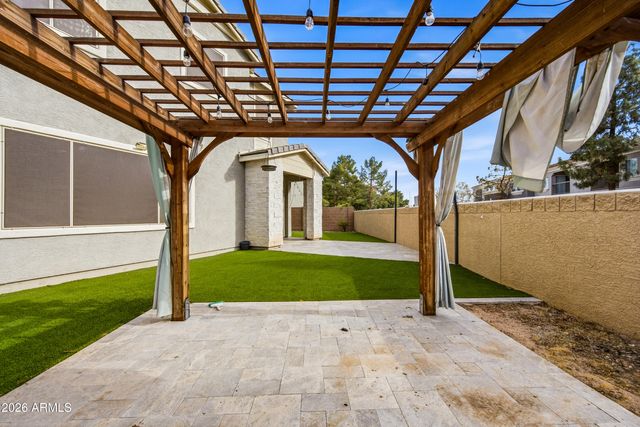 668 N SPARROW Court, Gilbert, AZ 85234