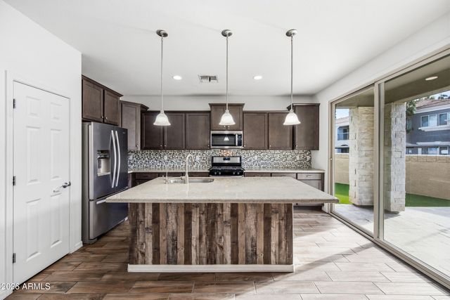 668 N SPARROW Court, Gilbert, AZ 85234