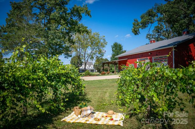 154 Emma Lane, Statesville, NC 28625