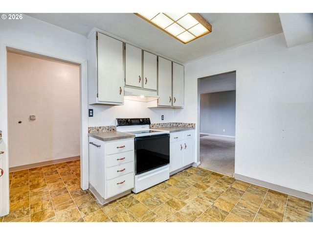 12830 Ne PACIFIC St, Portland, OR 97230