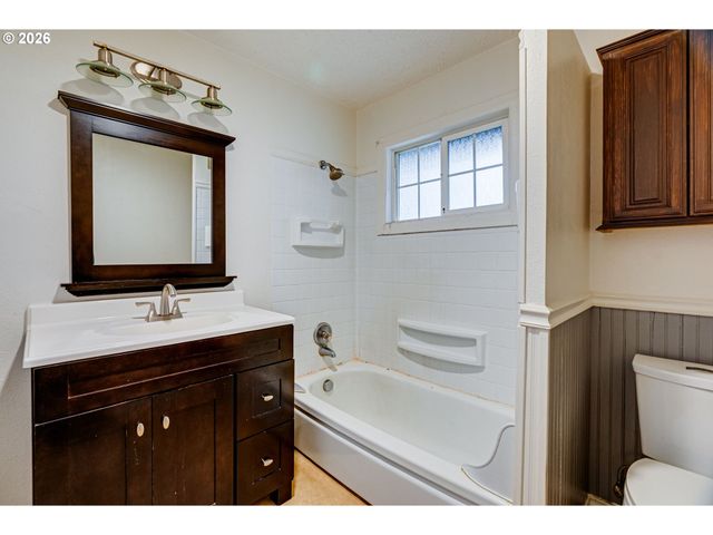 12830 Ne PACIFIC St, Portland, OR 97230