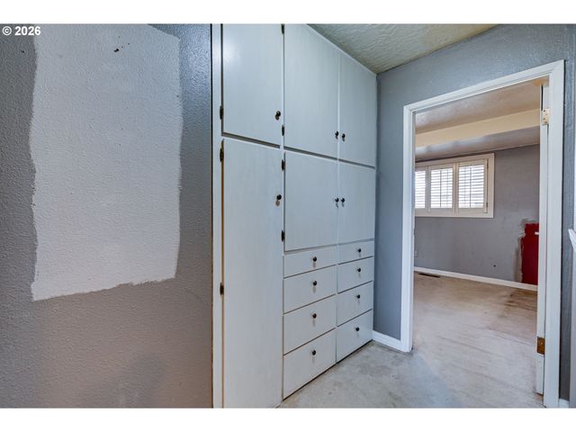 12830 Ne PACIFIC St, Portland, OR 97230