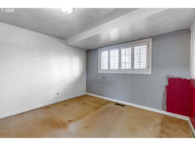 12830 Ne PACIFIC St, Portland, OR 97230