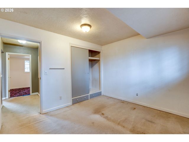 12830 Ne PACIFIC St, Portland, OR 97230