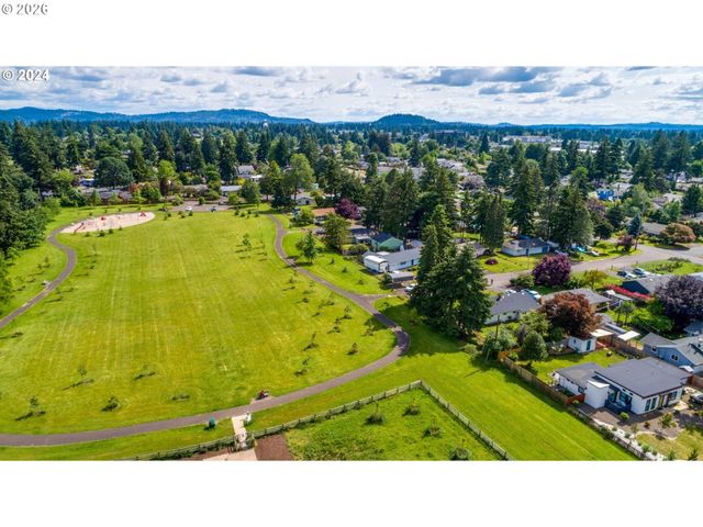 12830 Ne PACIFIC St, Portland, OR 97230