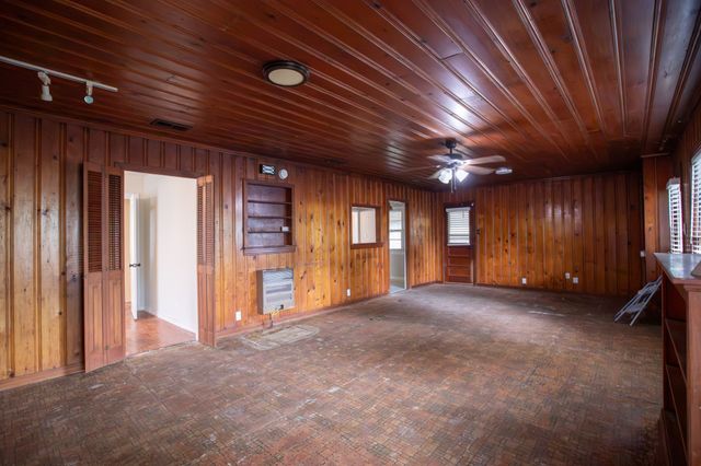 304 Roberts Avenue, Terrell, TX 75160
