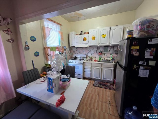 1309 Summit Avenue, Union City, NJ 07087