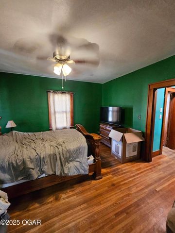 813 Frisco Avenue, Monett, MO 65708