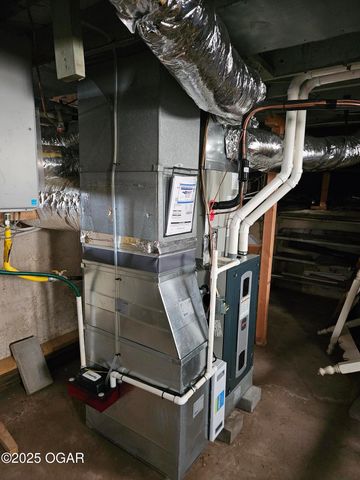 813 Frisco Avenue, Monett, MO 65708