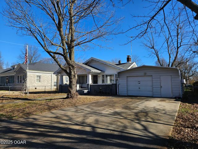 813 Frisco Avenue, Monett, MO 65708
