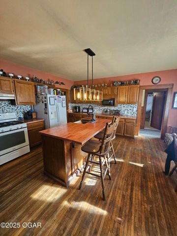 813 Frisco Avenue, Monett, MO 65708