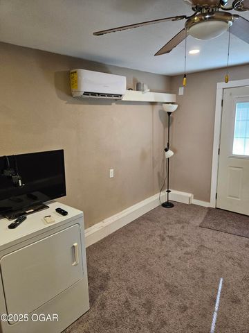 813 Frisco Avenue, Monett, MO 65708