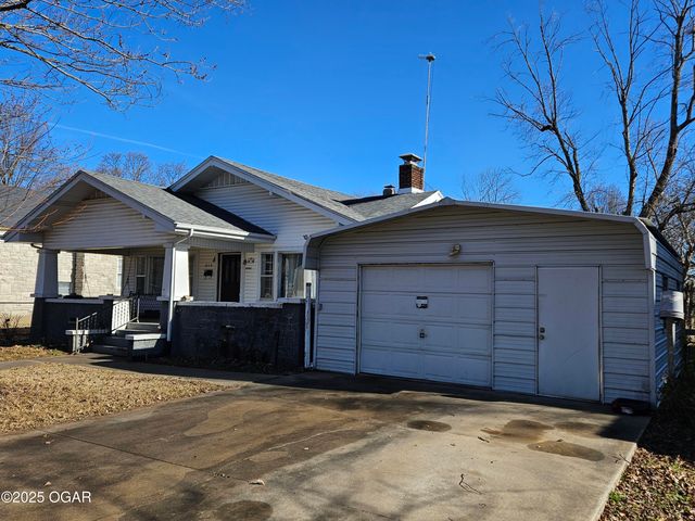 813 Frisco Avenue, Monett, MO 65708