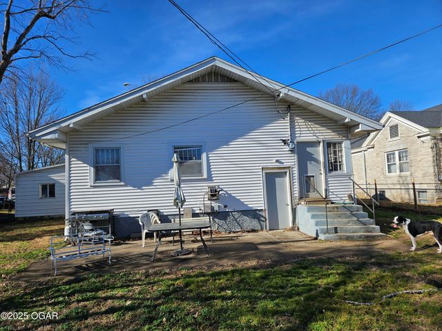 813 Frisco Avenue, Monett, MO 65708