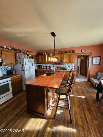 813 Frisco Avenue, Monett, MO 65708