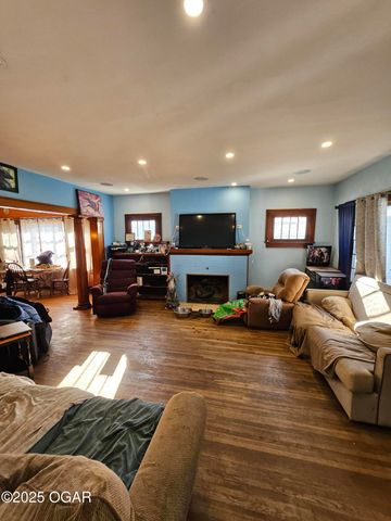 813 Frisco Avenue, Monett, MO 65708