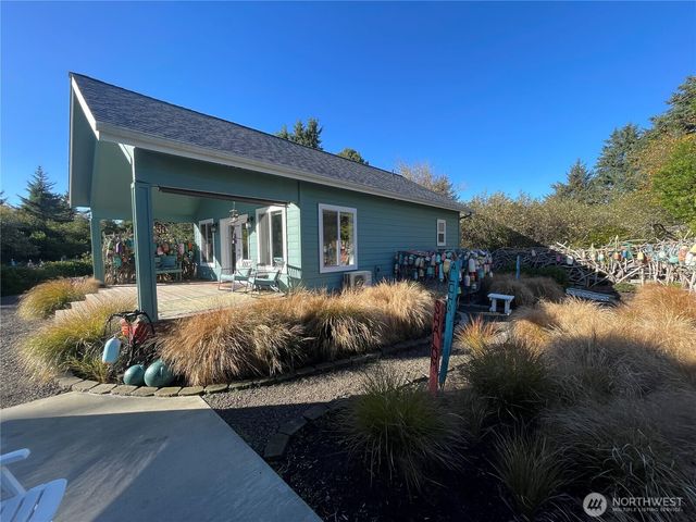 470 Puppis Court SW, Ocean Shores, WA 98569
