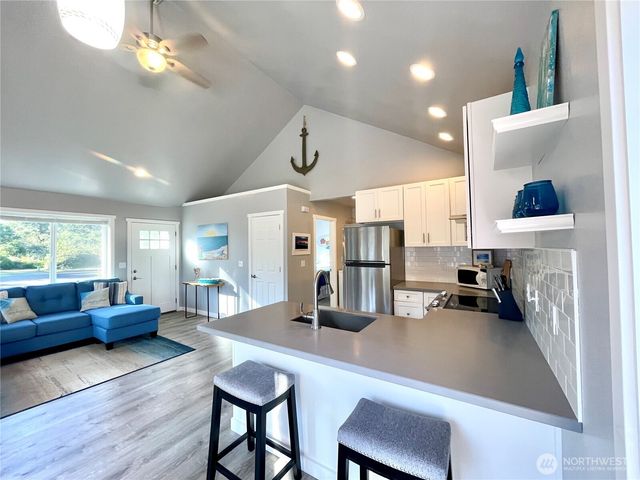 470 Puppis Court SW, Ocean Shores, WA 98569