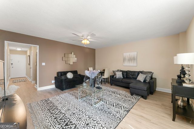 300 W Peachtree St 17 J, Atlanta, GA 30332