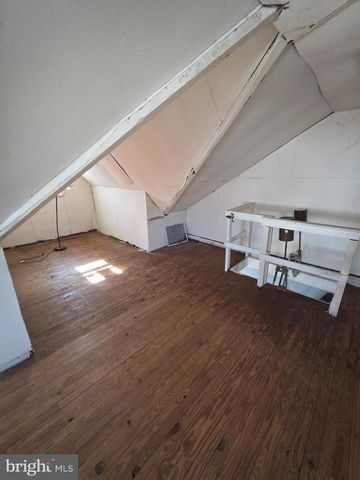 1085 NIAGARA RD, Camden, NJ 08104