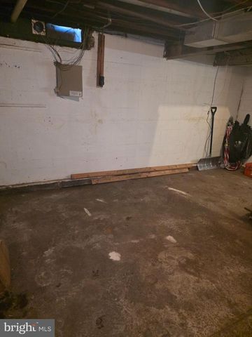 1085 NIAGARA RD, Camden, NJ 08104