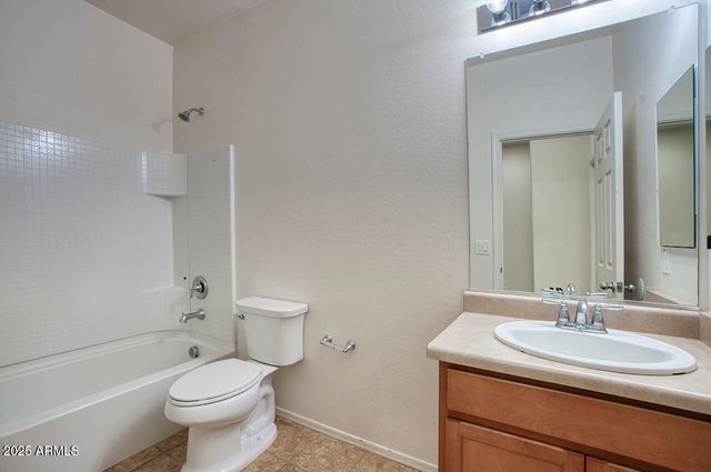 7180 W GOLDEN Lane, Peoria, AZ 85345