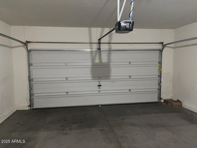 7180 W GOLDEN Lane, Peoria, AZ 85345