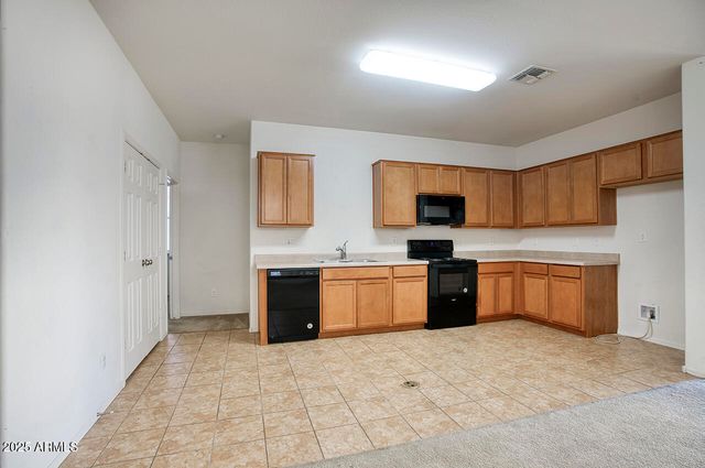 7180 W GOLDEN Lane, Peoria, AZ 85345