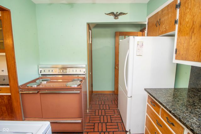 6040 S High School Road, Indianapolis, IN 46221