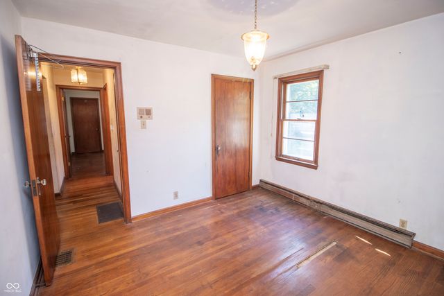 6040 S High School Road, Indianapolis, IN 46221