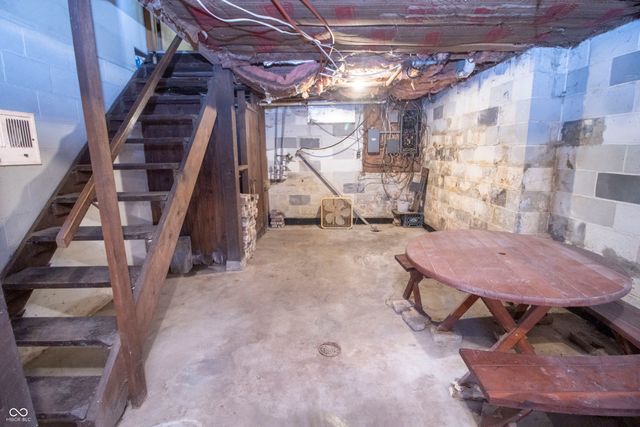 6040 S High School Road, Indianapolis, IN 46221