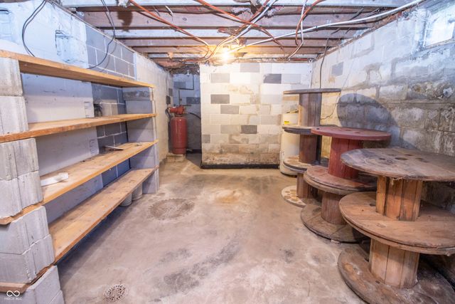 6040 S High School Road, Indianapolis, IN 46221