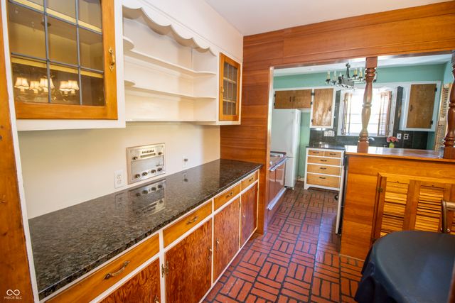 6040 S High School Road, Indianapolis, IN 46221