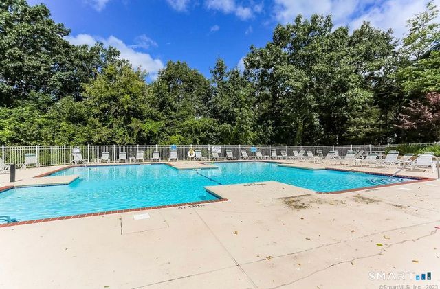 198 Carriage Crossing Lane 198, Middletown, CT 06457